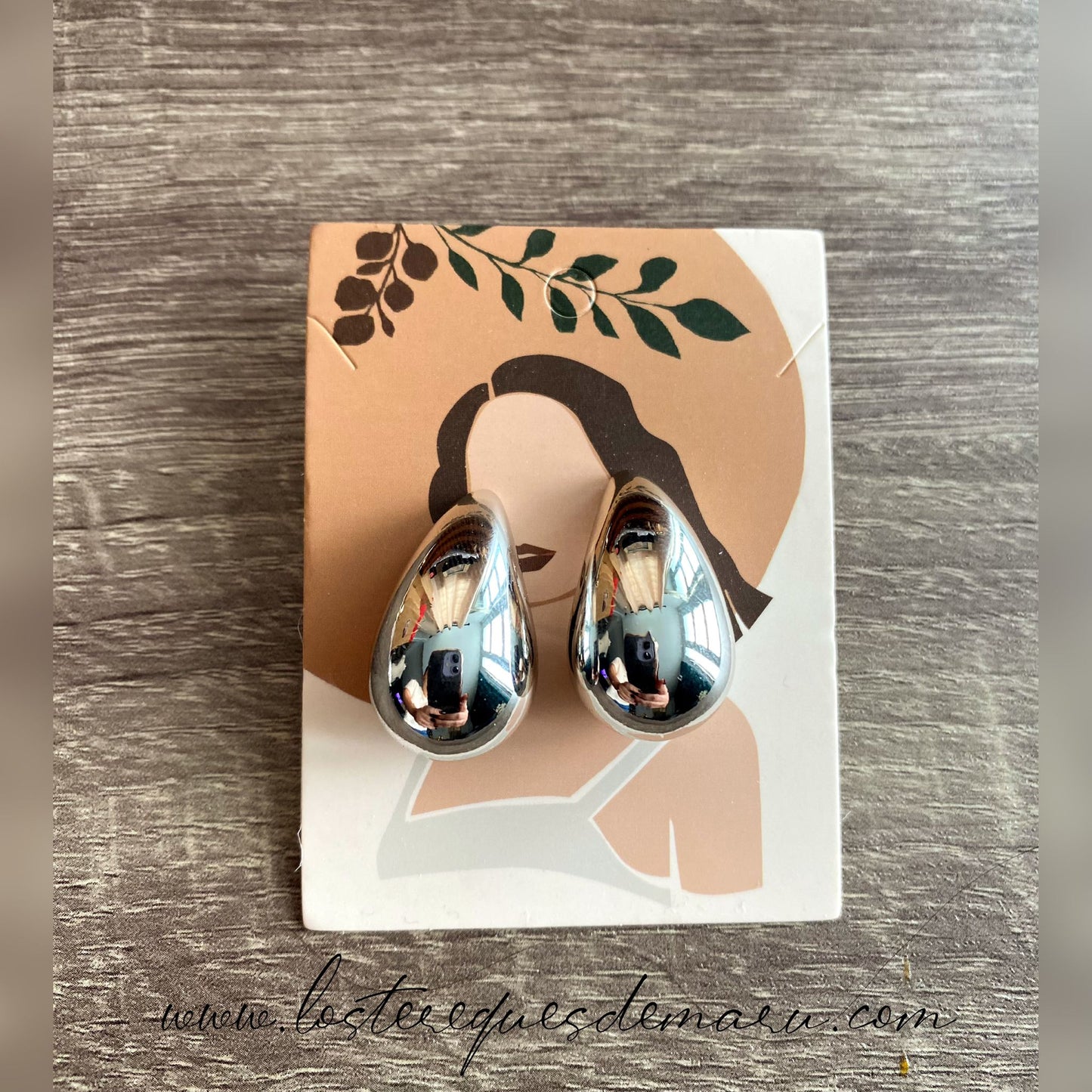 WATER DROP EARRINGS